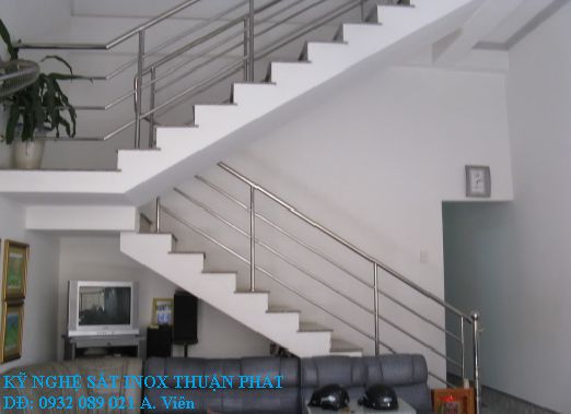 Cầu thang inox 01